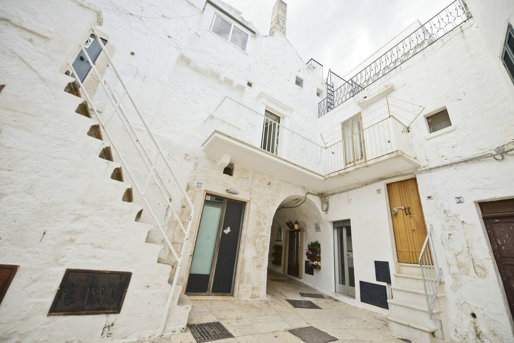 Casetta Arco Con Balcone チステルニーノ エクステリア 写真